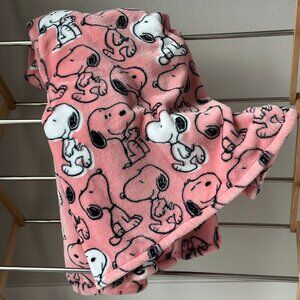 Pink Peanuts Snoopy Extra long plush throw blanket | Snoopy pattern plush throw